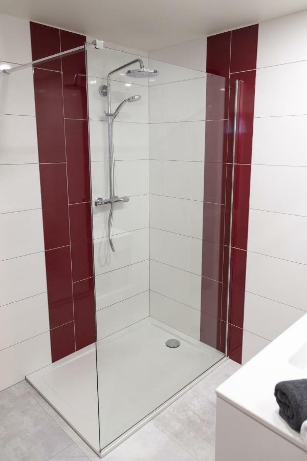 Les Chambres Chez Christine Оттрот Екстер'єр фото