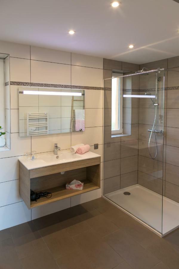 Les Chambres Chez Christine Оттрот Екстер'єр фото