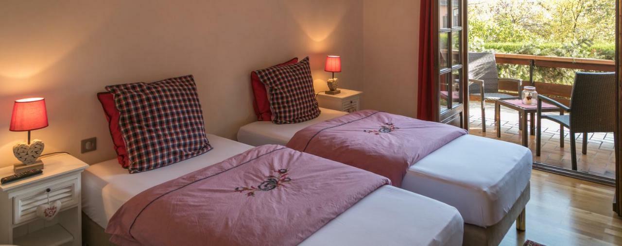 Les Chambres Chez Christine Оттрот Екстер'єр фото