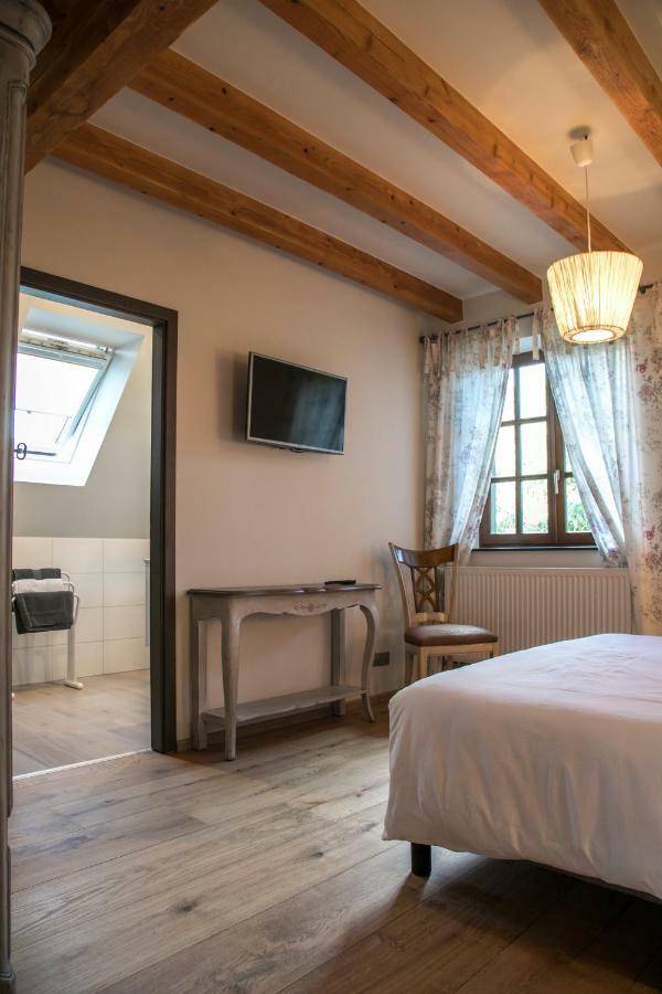 Les Chambres Chez Christine Оттрот Екстер'єр фото